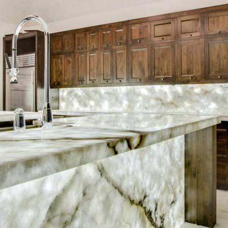 Ilot cuisine avec lumiere LED en granit Quartzite Sensa® Cristalo