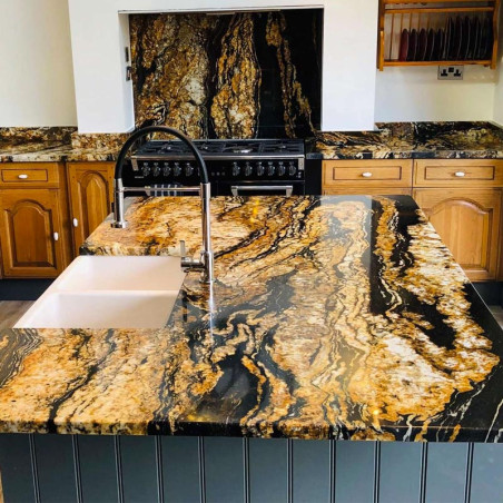 Plan de travail sur-mesure en granit Black Taurus