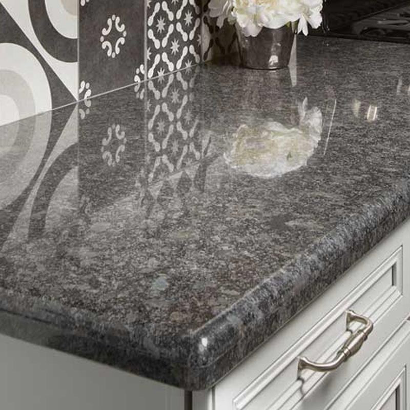 Plan de travail sur-mesure en granit Steel Grey