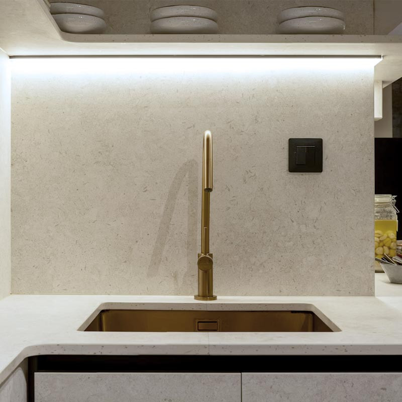 Plan de travail cuisine en Dekton VK01 Nebbia