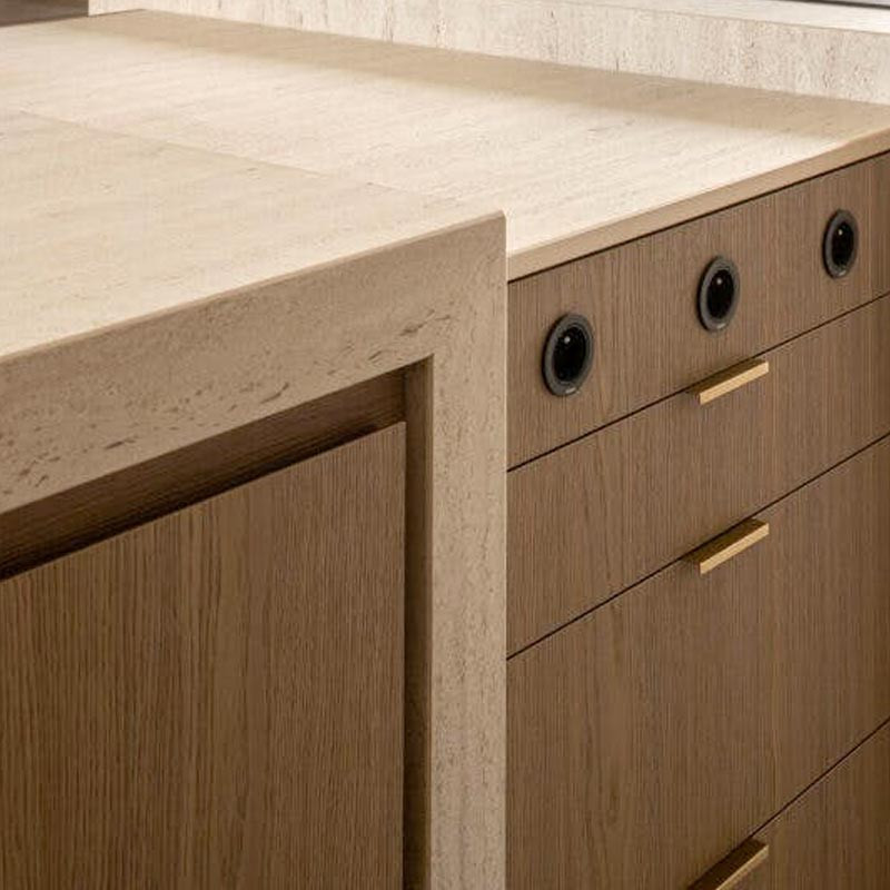 finition plan de travail cuisine sur mesure en Dekton Marmorio